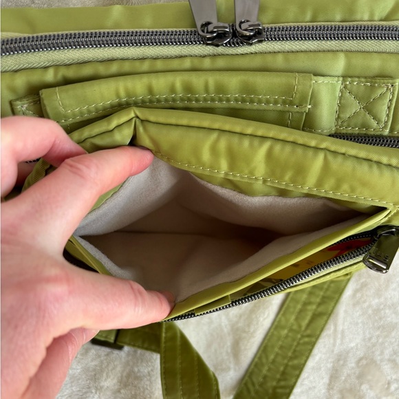 EUC Lug Bebop crossbody bag (purse, Grass Green/Aloha Sand) - Picture 3 of 12